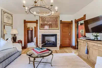 Image de Alpine Victorian Vacation Rental