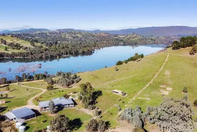 Image de Lake Breeze Lakeside Holiday House