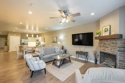 Image de 3br/3ba Walk-In ~ Arcade Games ~ Resort Amenities ~ Free Tickets Included! (Fhg-208)