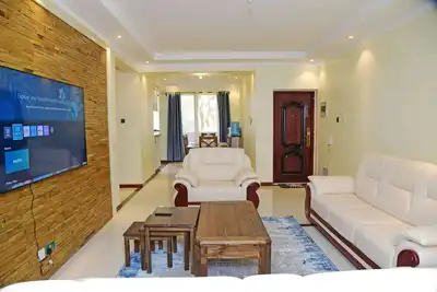 Image de Luxurious 2br Retreat with Upscale Touches and 24/7 Security