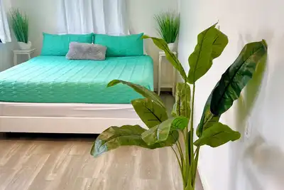 Image de Call To Book. Available Beachy Hawaiian Cottage on the North Shore. 2 bed-1 bath