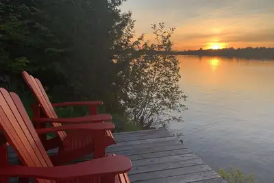 Image de A Perfect Getaway on a Quiet Lake