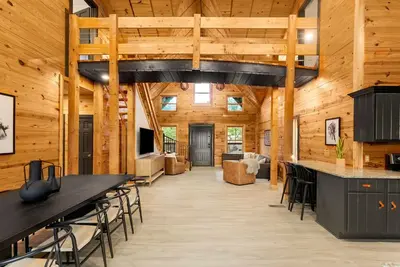 Image de Hill Country Luxury Cabin