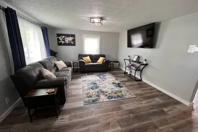 Image de Top-Rated Home Near Ball State & Iu Hospital & Winter Specials