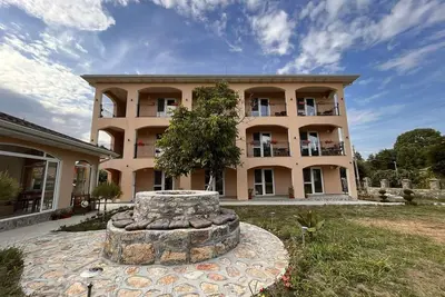 Image de Къща за гости Крапец е новопостроена и се намира в централната част на с. Крапец.