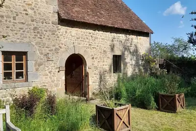 Image de Cottage dans le parc du château du Ligondeix,