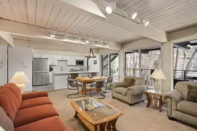 Image de Chateau Roaring Fork Unit 7 | Deluxe Condo Overlooking the River, Four Blocks to Downtown Aspen