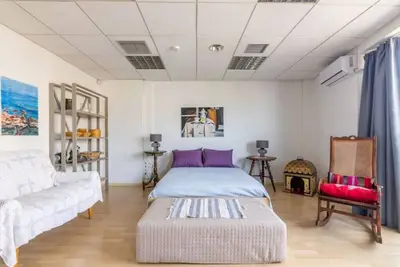 Image de Downtown Spacious Loft near St. Minas Cathedral