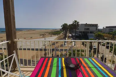 Charmant 2 Pièces avec Terrasse et Parking à Sète