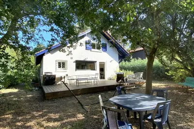 Image de Villa rénovée avec terrasses, proche forêt - 8 pers, calme, wifi et ménage inclus