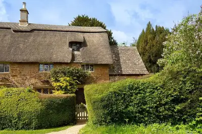 Image de Thatch on the Green - Beautiful cottage near Soho Farmhouse. Pet friendly.