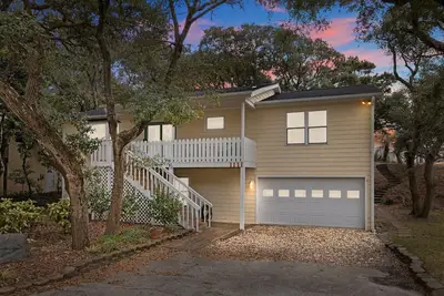 Image de Summer Shade - sound and beach access. Newly remodeled and furnished in 2023!