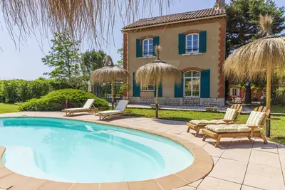 Image de Magnifique Mas provençal avec piscine, pétanque, four à pizza, volley