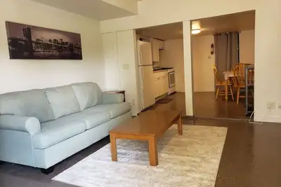 Image de 2 bedroom in convenient location. Quiet safe neighborhood close to shopping.