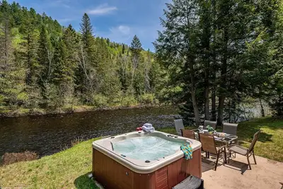 Image de Riverside, hot tub, small beach, tranquility