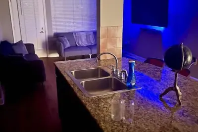 Spacious Midtown Getaway\n