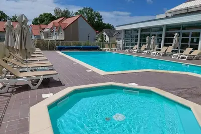 Image de Maison avec piscines dans résidence 3***