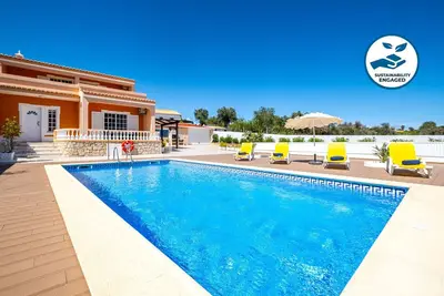 Image de Villa with Bbq, comfort and pool in Galé