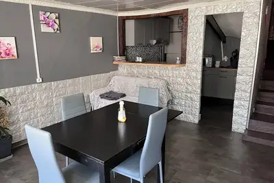 Image de location des Roussel