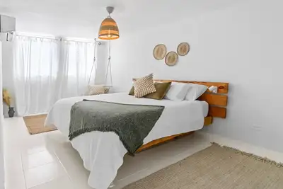 Image de Peaceful Remodeled Studio, Minutes To Ferry & Beach