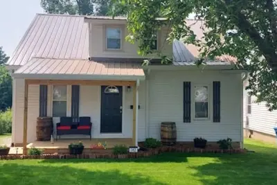 Image de Stubborn German House of Bourbon, great for groups