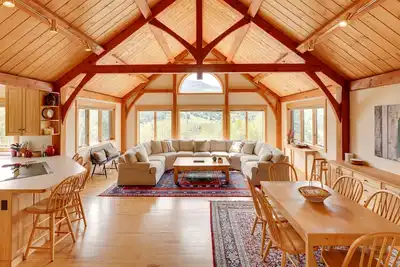 Image de Luxury Vermont Vacation Rental: Private Hot Tub!