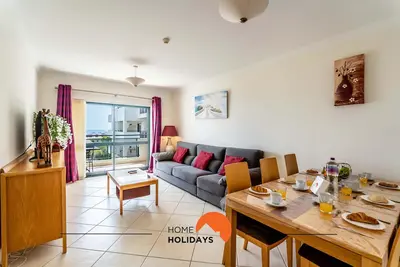 Image de #166 Frat Apartment by Home Holidays