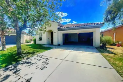 Image de Deniro · Spacious Great Home! *Pools, Gym, Tennis*