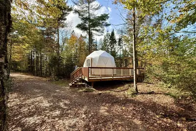 Image de Dôme 1 avec vue sur les montagnes