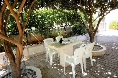 Image de One Bedroom Apartment with Terrace