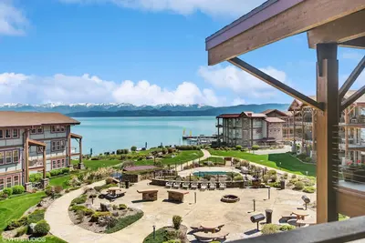 Image de Luxury Lakeside Life