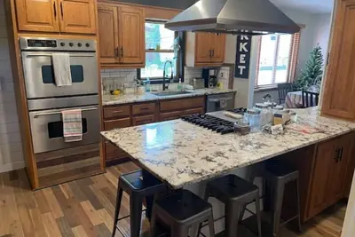 Image de Spacious 3br 2ba home overlooking Boom Lake & Hodag Park, boat slip available