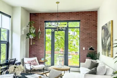 Image de Lamar Treehouse-Loft-Vue sur la cour-Salle de bain privée