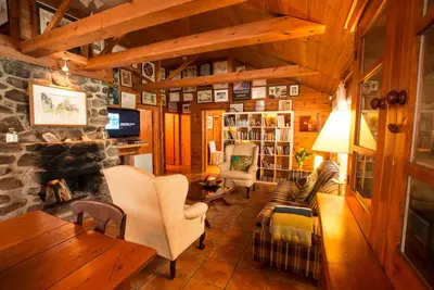 Image de Dudley House: Secluded Lakeside Retreat with Private Beach Access - Haliburton