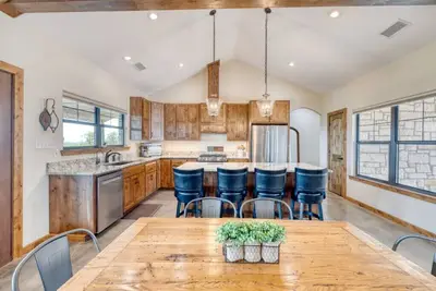 Image de Fantastic views overlooking the Frio River Canyons