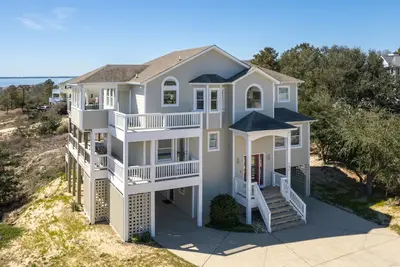 Breezy Banks: New Private Pool, Hot Tub, Community Amenities (Pickleball)