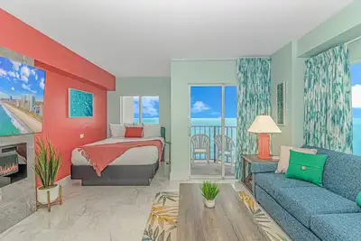 Image de Luxurious Oceanfront Queen Suite - Fully Renovated! Palace Resort 1203