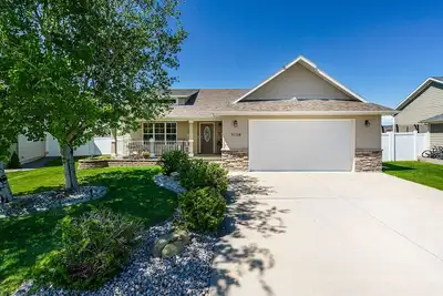 Image de West End! Cozy and Inviting- Family friendly with beautiful views