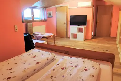 Image de Studio 'Landhaus Noreia - Studio 2-3' avec vue sur montagne, Wi-Fi et climatisation