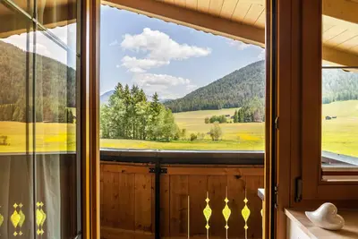 Image de Appartement \"Enzian 2\" avec vue sur les montagnes, balcon et Wi-Fi