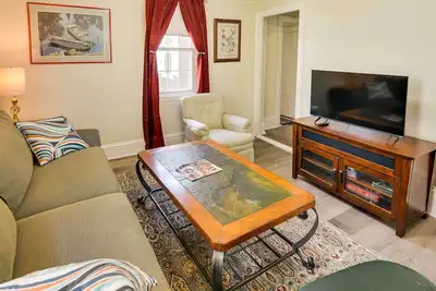 Image de Warren Vacation Rental, Walk to Warren Town Beach