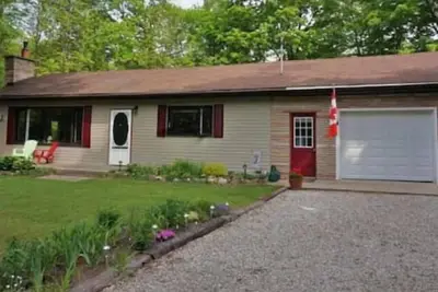 Image de Red Bay Beach Cottage Rental, On