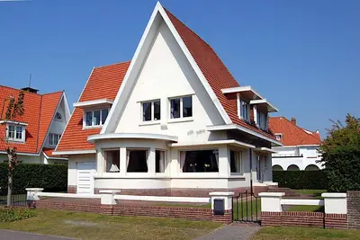 Image de Villa à De Haan près de la Plage avec Sauna