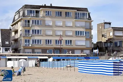 Image de Appartement chic avec vue sur la mer