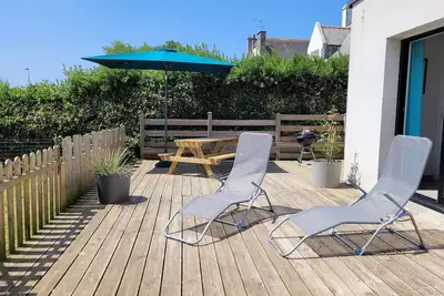 Image de Maison récente avec jardin, située près du casino et la baie du Kernic