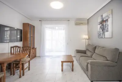 Image de Apartment with 2 bedrooms 300 meters from the sea and the beach!
