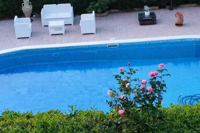 Image de Private swimming pool and breathtaking sea view.