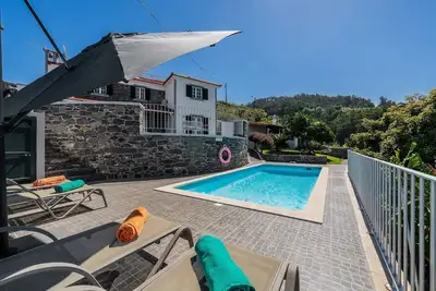 Image de Tranquil stone villa in Calheta | Casa Florenças