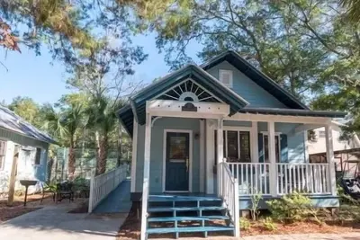 Image de Cozy cottage! Pet friendly! Sleeps 4