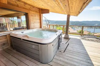 Image de Chalet Prestige du Lac, 14p vue lac, spa et sauna